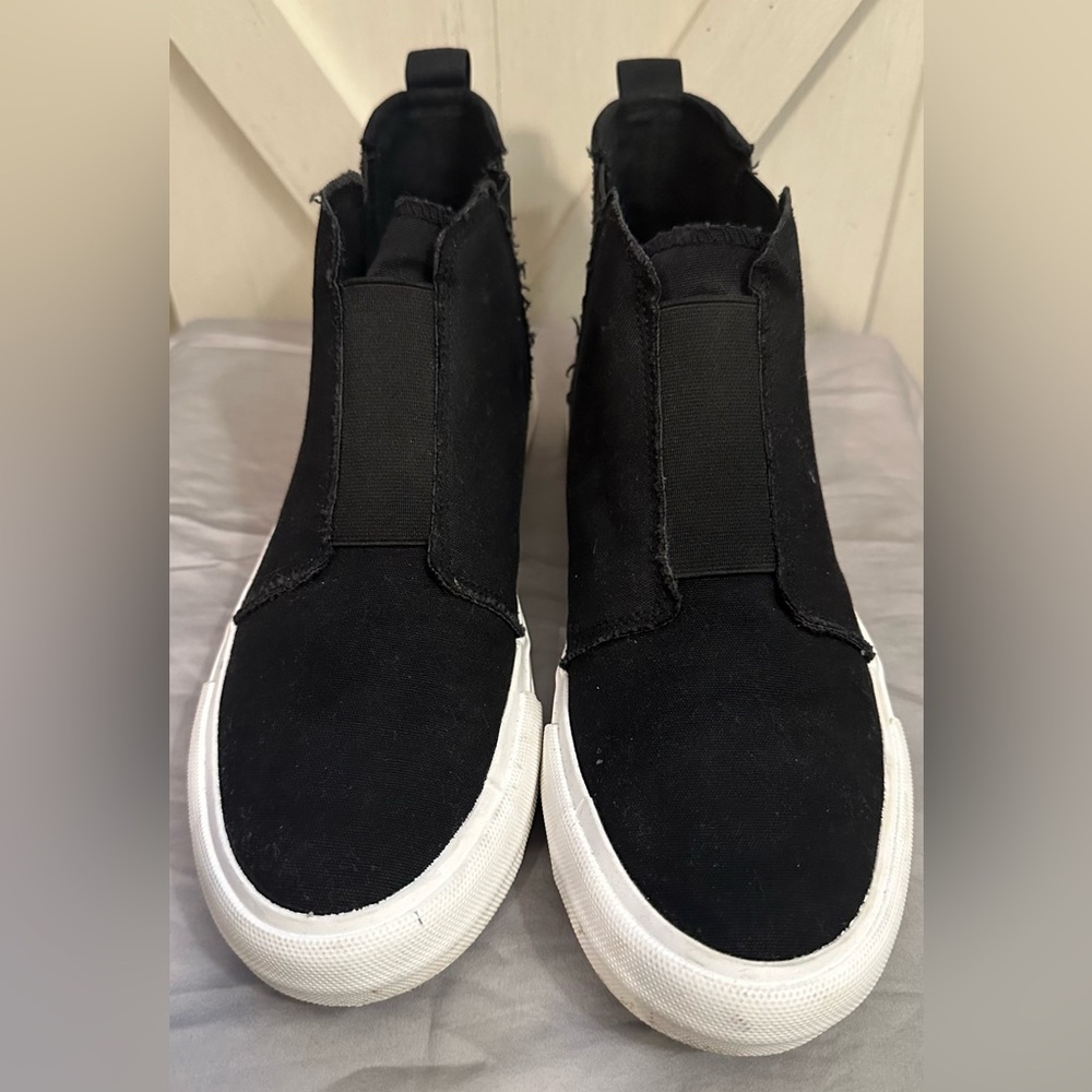Gypsy Jazz Women’s Slip On Hi Top Black Sneakers Size 9